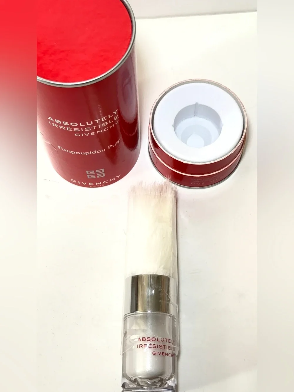 Givenchy Absolutely Irrésistible Poupoupidou Puff Shimmering Body Powder 10g